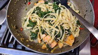 Bild von Pasta mit Spinat und Lachs